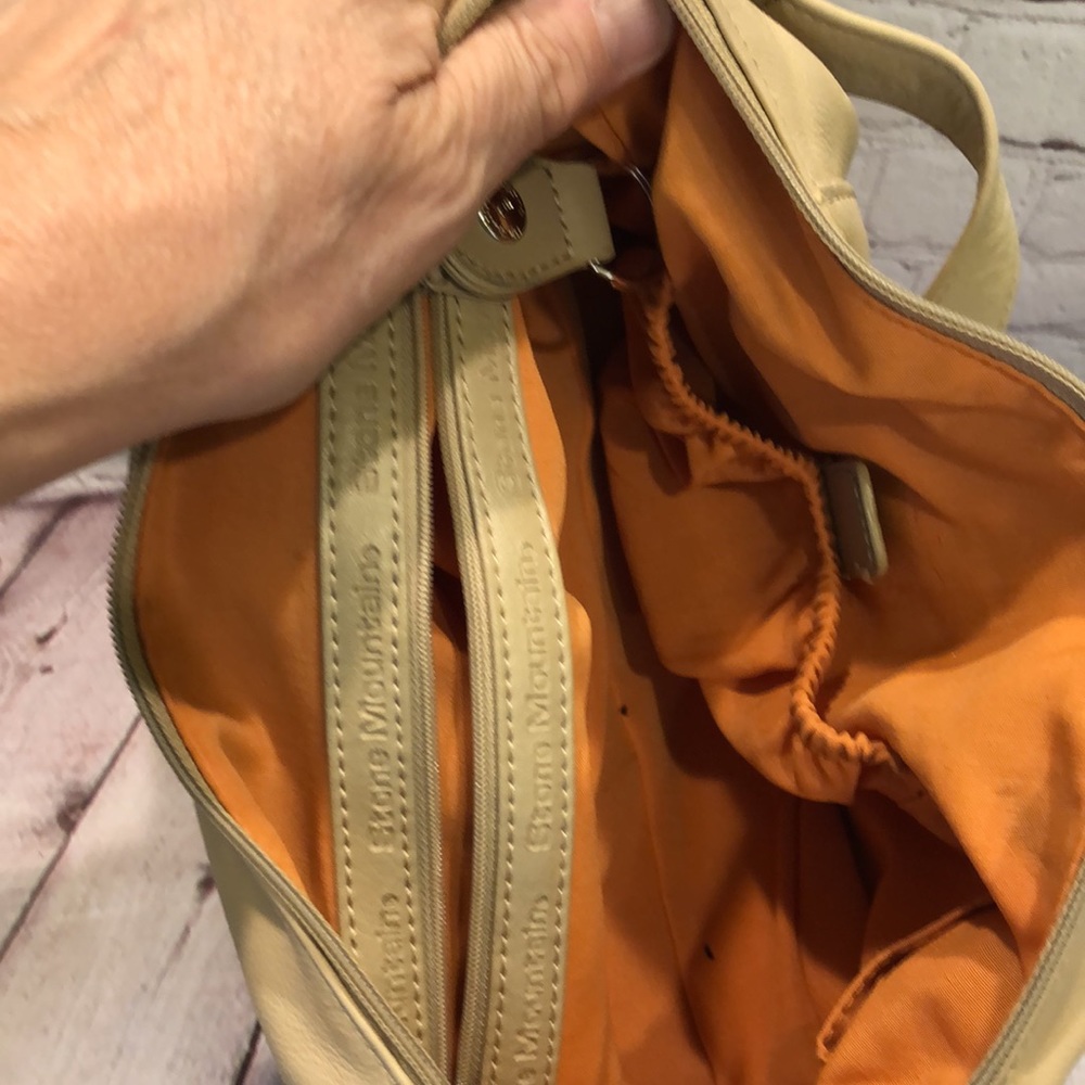 Stone Mountain Leather Shoulder Bag Medium - Picture 9 of 12